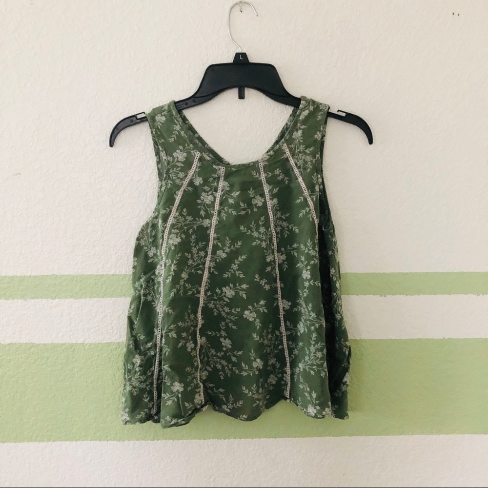 Sleeveless green top